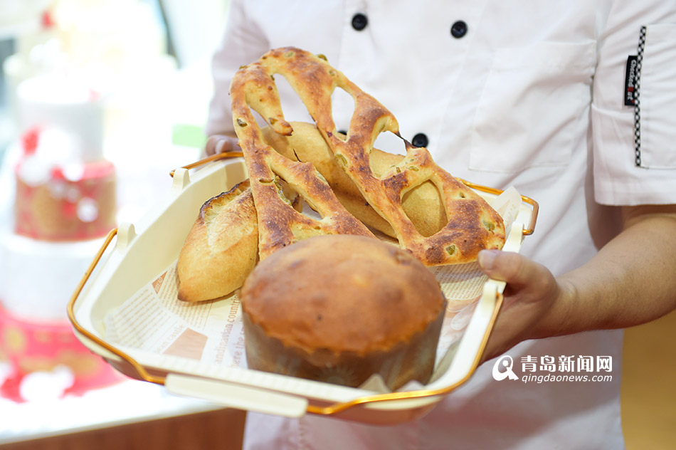 高清:烘焙魔法师现身青岛 现场传授烘焙诀窍