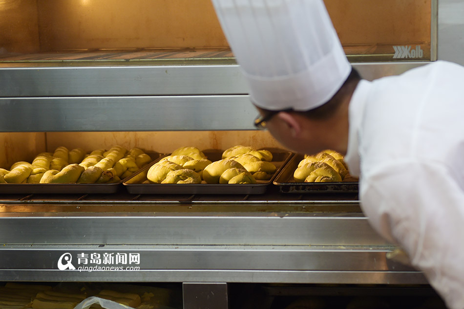 高清:烘焙魔法师现身青岛 现场传授烘焙诀窍