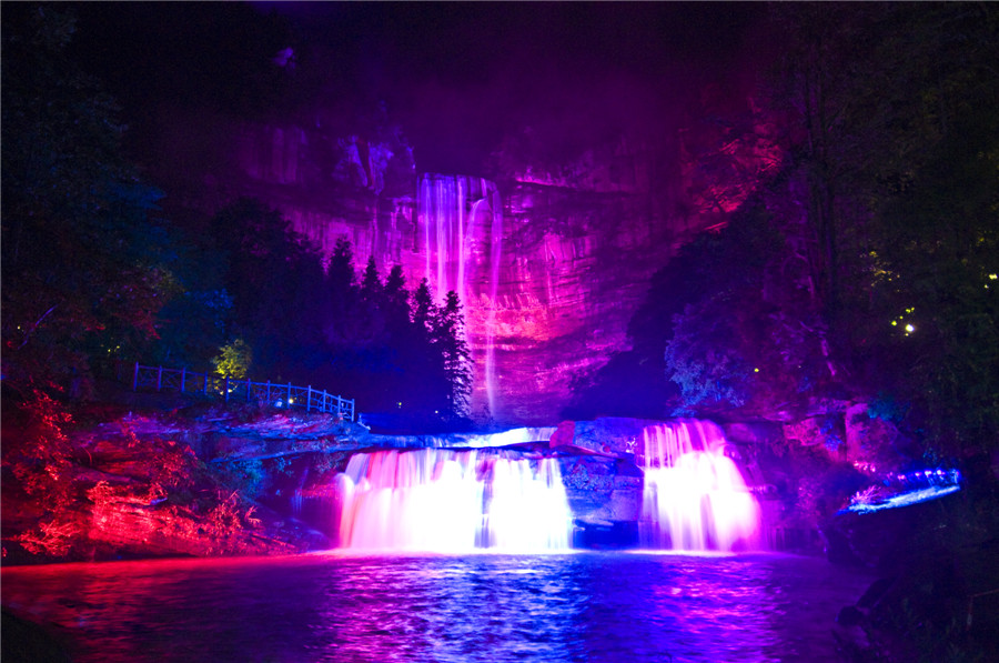 七彩瀑布 中国夜观瀑布的先河