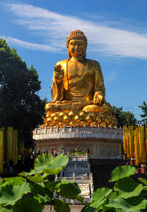 礼佛、娱乐两不误 重庆华岩旅游风景区打造“佛教+现代时尚”景观公园