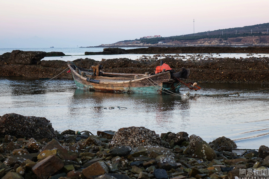 青岛最低气温-5℃ 局部海岸出现结冰现象
