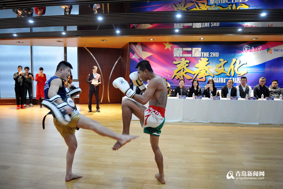 泰拳王索纳莱亮相青岛 战绩150战120胜(图)