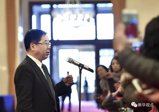 记者镜头下的政协开幕会精彩瞬间