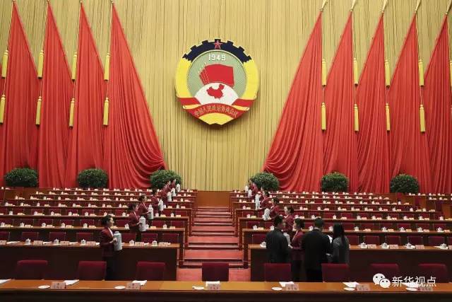 记者镜头下的政协开幕会精彩瞬间