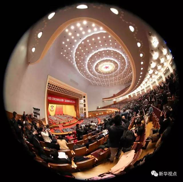 记者镜头下的政协开幕会精彩瞬间