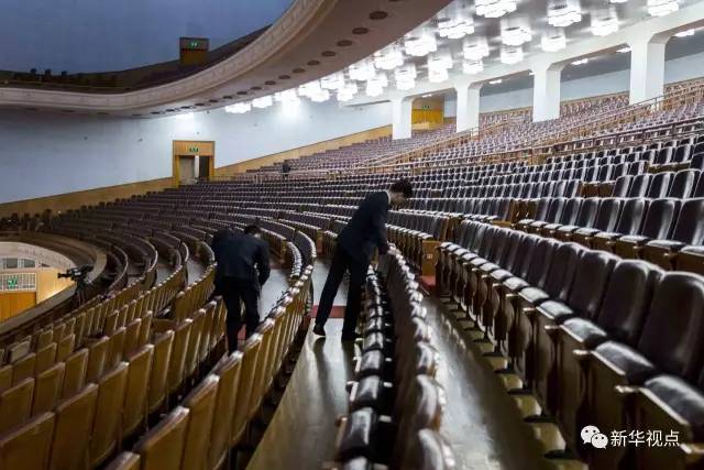 记者镜头下的政协开幕会精彩瞬间