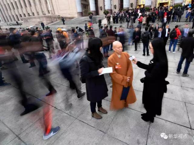 记者镜头下的政协开幕会精彩瞬间