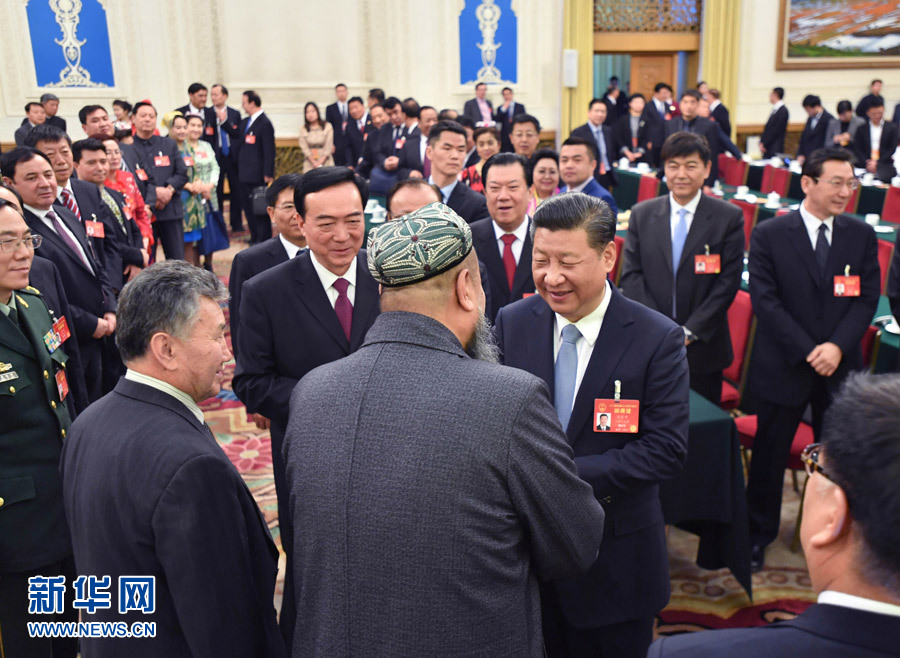 习近平参加新疆代表团审议