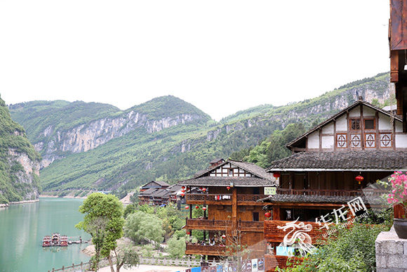 龚滩古镇 记者 刘嵩 摄.jpg