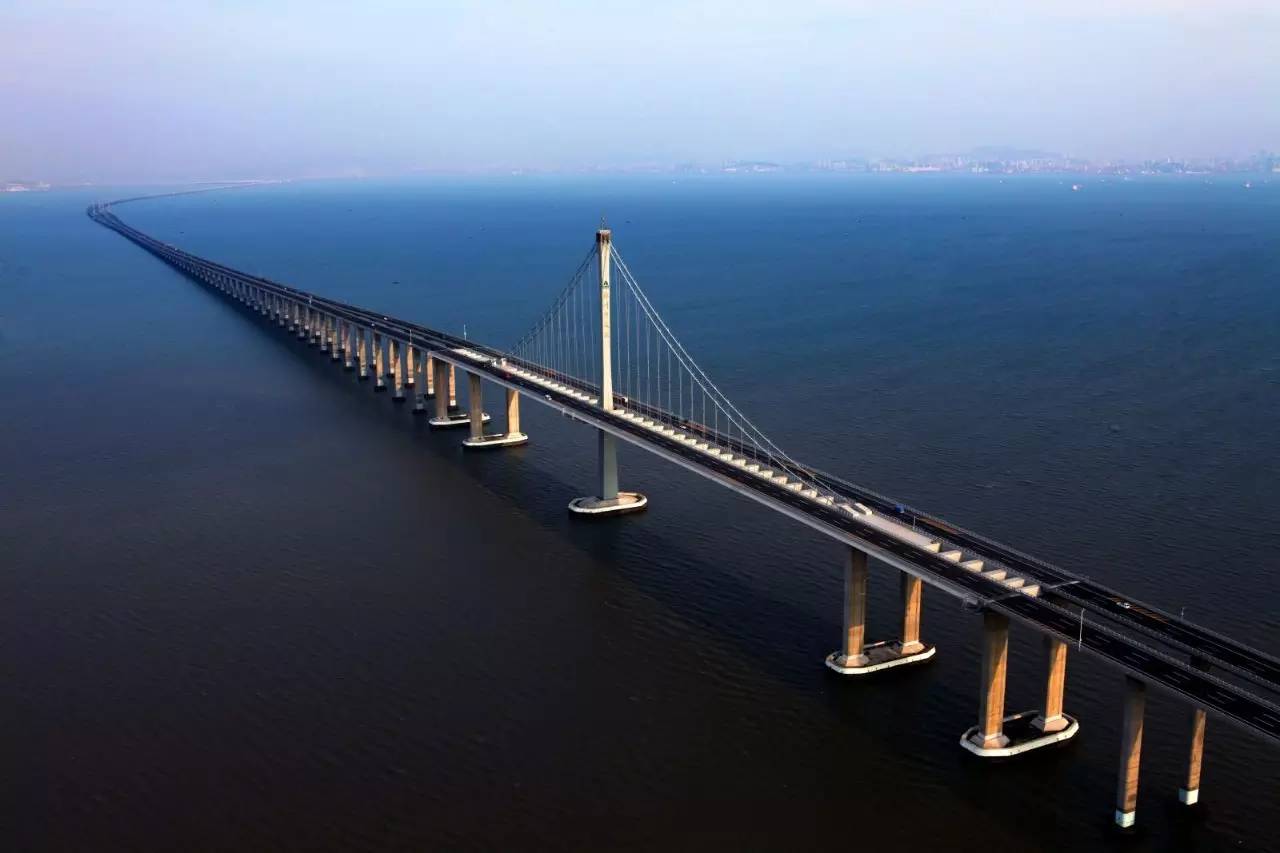 青岛西海岸又一处网红桥，凭借超高颜值成了打卡胜地_游客