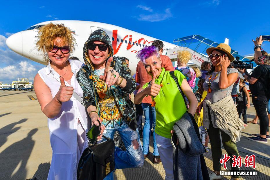 莫斯科-海口航线开通 首批俄罗斯游客抵达