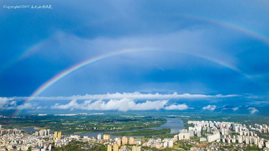 大自然的画作：双彩虹现身琼海嘉积万泉河上空