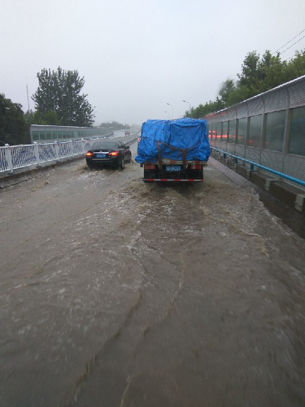 青岛发布雷电黄色预警 伴有短时强降水大风