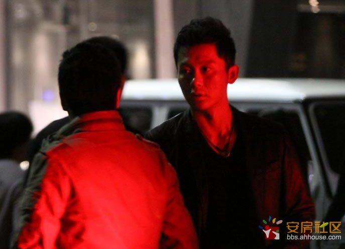 汪峰为女儿汪璟怡办百日宴