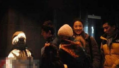 传何炅娇妻王菁曝光 两人十年相濡以沫珠联璧合