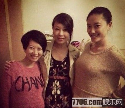 应采儿微博公布怀孕大肚照 自曝怀孕后经常想尿尿