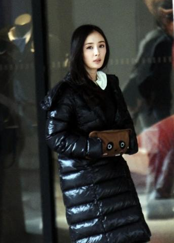 杨幂声明否认进入丰胸整形机构：保留法律权利