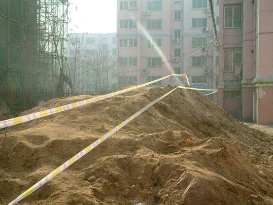 怡河苑小区内现夺命沟 12岁男童惨被活埋