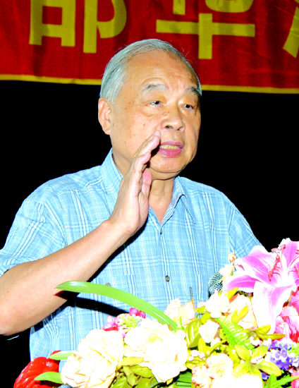 邵华泽在聘任仪式上讲话