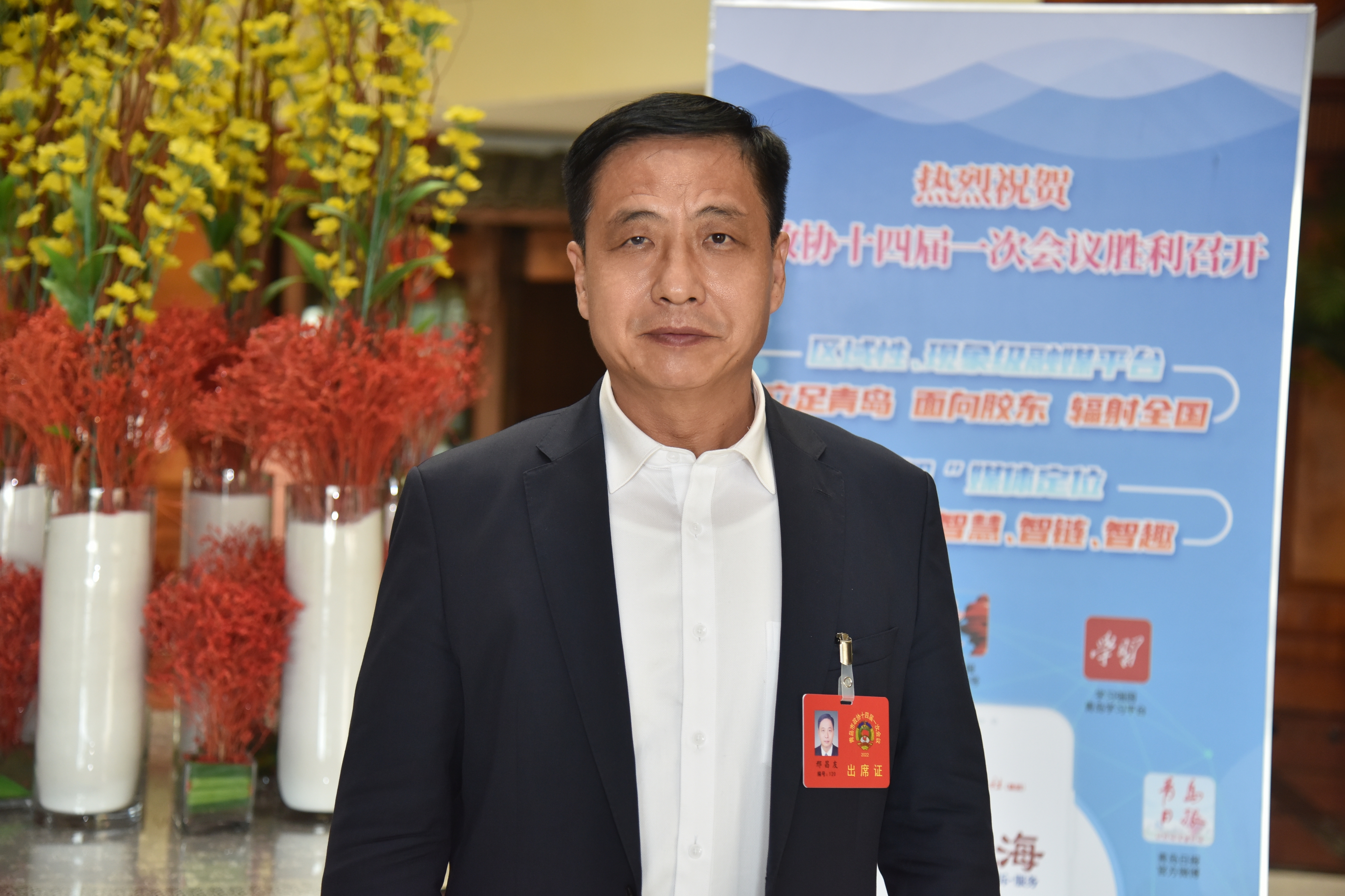 市政协委员邢昌友加快推进新能源公交车更新步伐