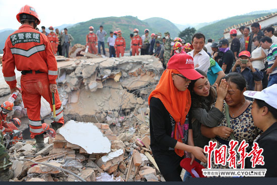 直击云南鲁甸地震救援现场