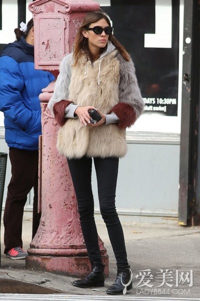  4个搭配秘笈 简单基本款也能穿出新意象 