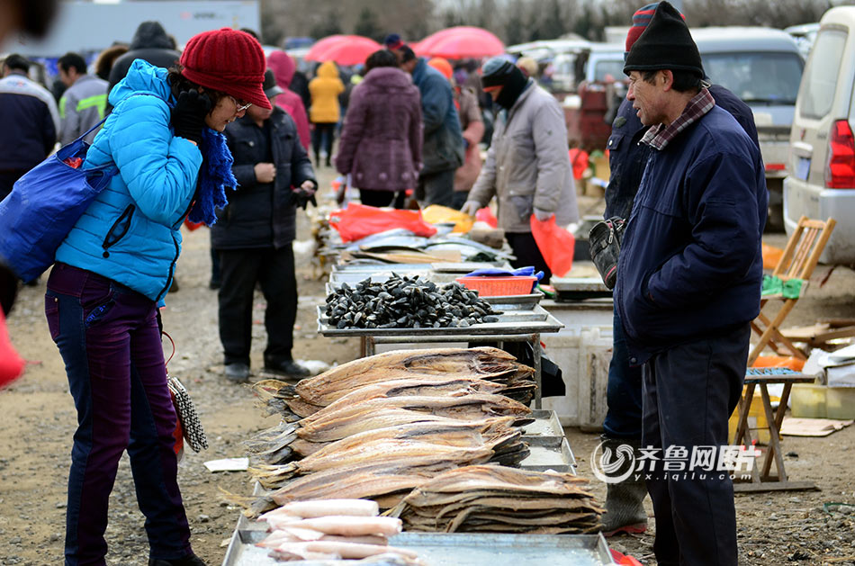 腊月青岛大集之上马集:海鲜满市腥味十足