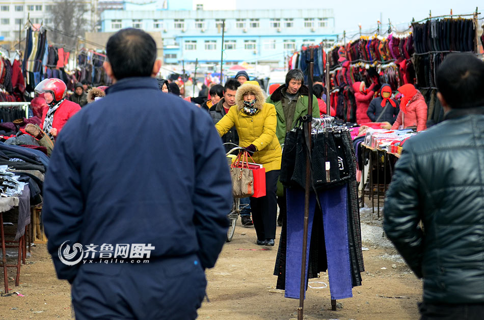 腊月青岛大集之上马集:海鲜满市腥味十足