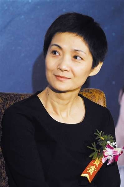 李婷证实患乳腺癌去世