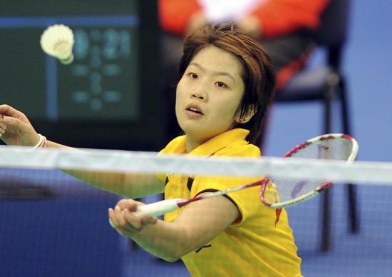 图文-全运会羽毛球女单15日赛况汪鑫网前截击