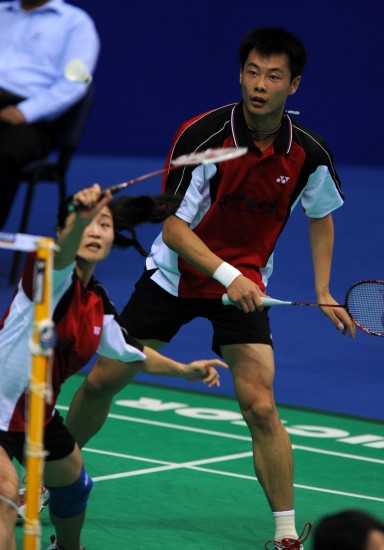 图文-全运羽球混双1/4决赛赛况徐晨/孙晓黎回球