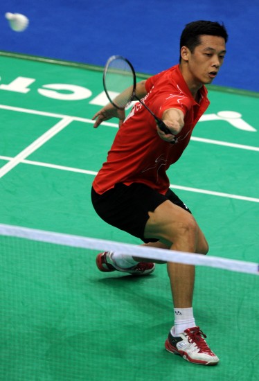 图文-全运羽毛球男单半决赛胡赟在比赛中回球