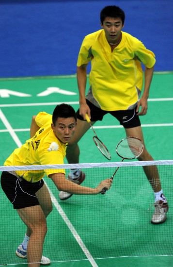 图文-羽毛球男双半决赛江苏2-0福建郭振东谨慎回球