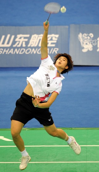 图文-全运羽球女单王适娴摘银王琳刁钻扣杀